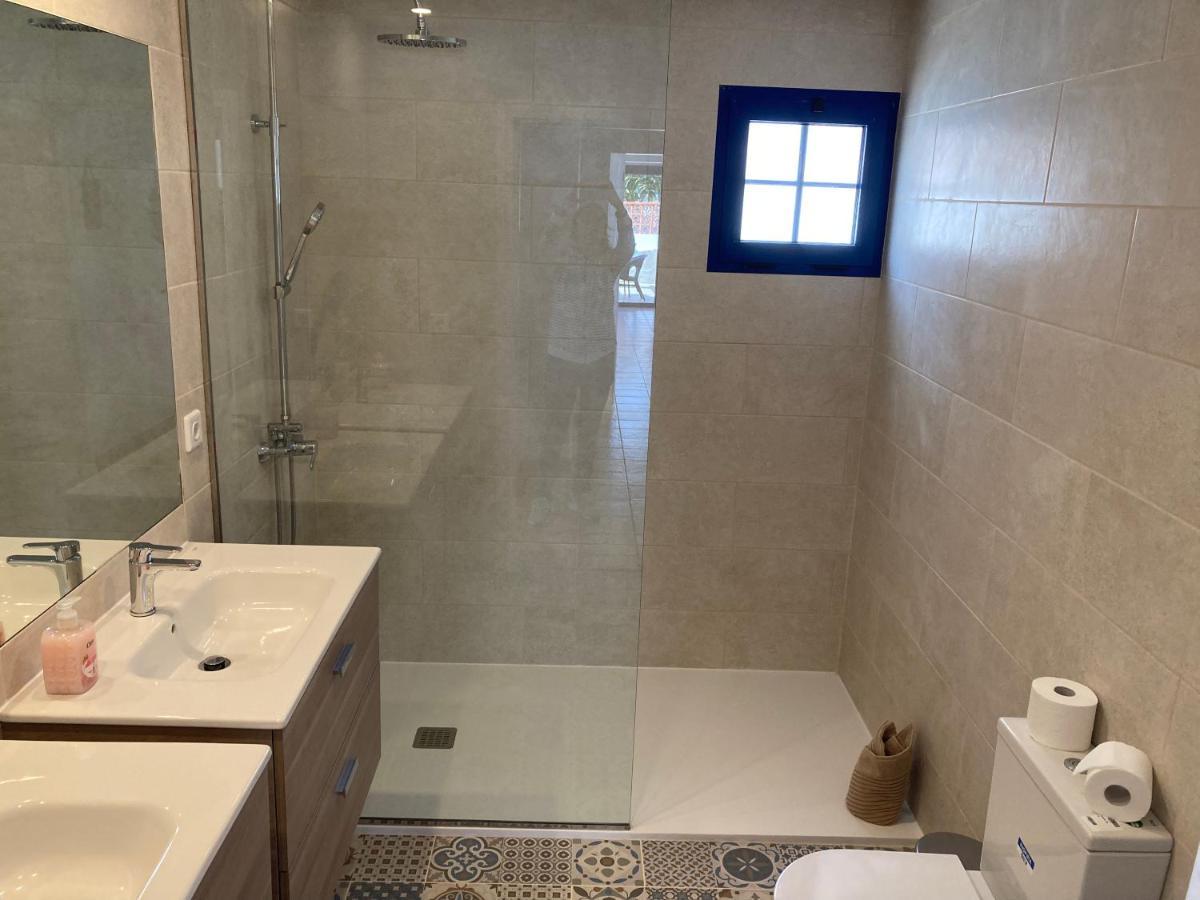 Beach House With The Heated Pool Next To Rocky Point Corralejo Exterior foto