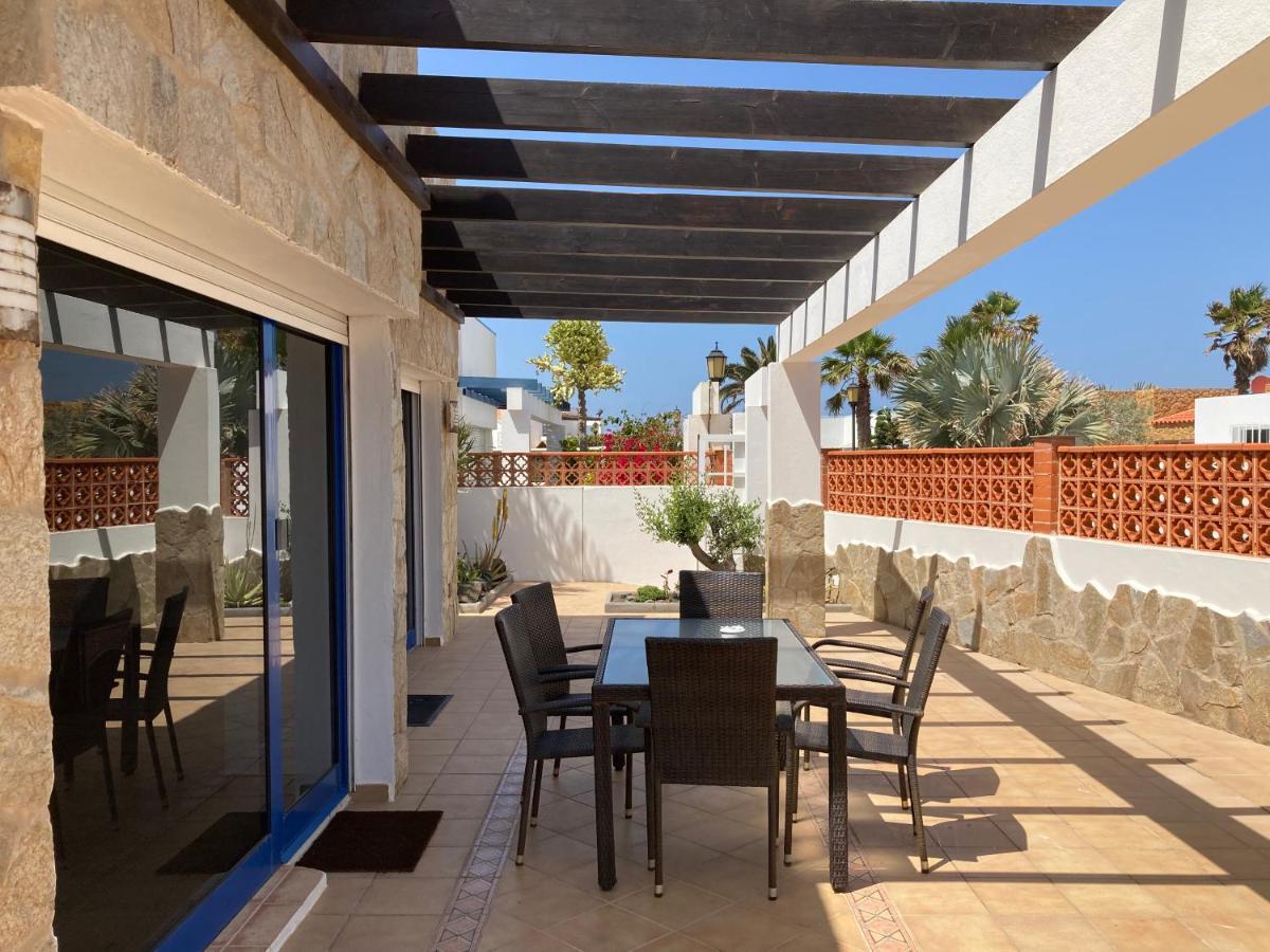 Beach House With The Heated Pool Next To Rocky Point Corralejo Exterior foto